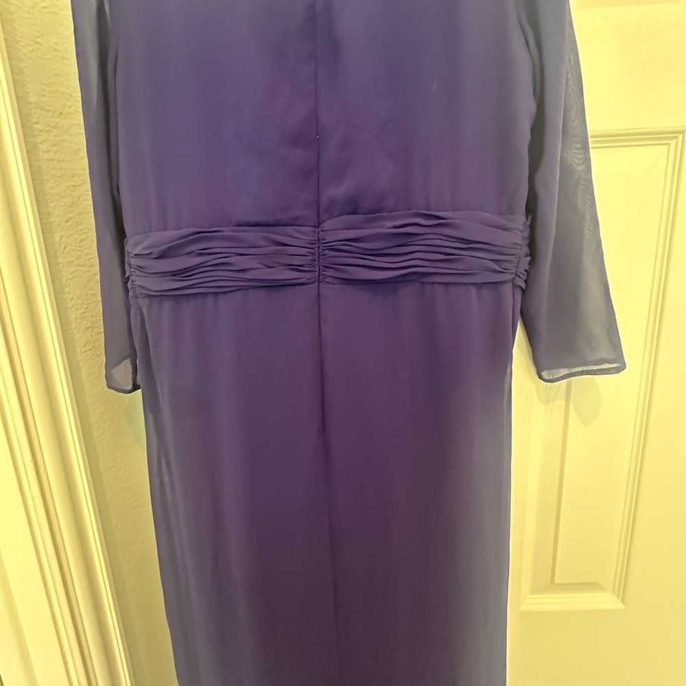 Elegant Purple Evening Gown with Brooch size 14 - Picture 5 of 5